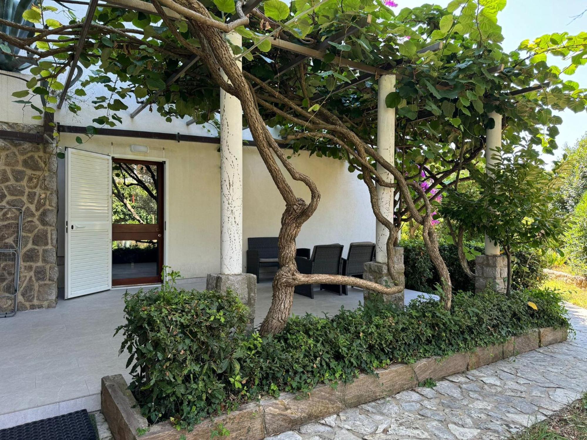 Apartman Kucer Krk Town Exterior photo